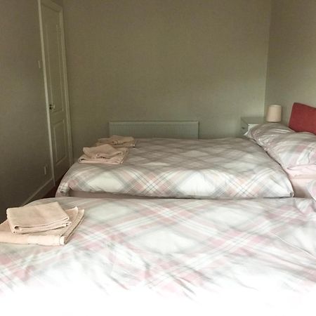 Large 4 Bedroom Home In Boston Spa Village In-Between York, Harrogate And Leeds, Sleeps 9 エクステリア 写真