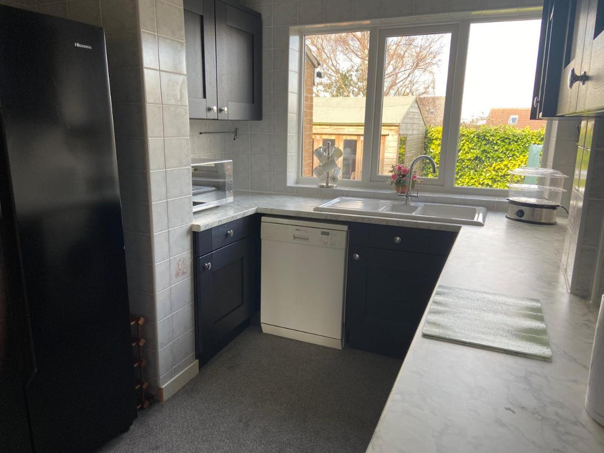Large 4 Bedroom Home In Boston Spa Village In-Between York, Harrogate And Leeds, Sleeps 9 エクステリア 写真