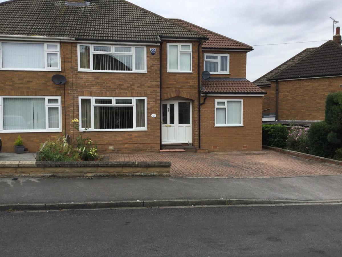 Large 4 Bedroom Home In Boston Spa Village In-Between York, Harrogate And Leeds, Sleeps 9 エクステリア 写真